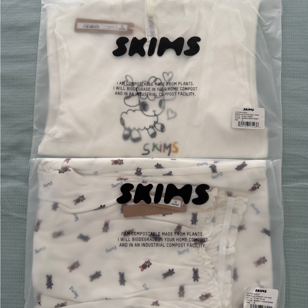 SKIMS White Scalloped Short-Sleeve Graphic Tee & Printed Pajama Pants Set - Picture 6 of 6